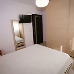 Apartman Pine-tree W/ Private Garden 50 M From The Sea Golem