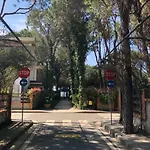 Pine-tree W/ Private Garden 50 M From The Sea * Golem