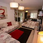 Pine-tree W/ Private Garden 50 M From The Sea Daire *