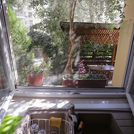 Lejlighed Pine-tree W/ Private Garden 50 M From The Sea *