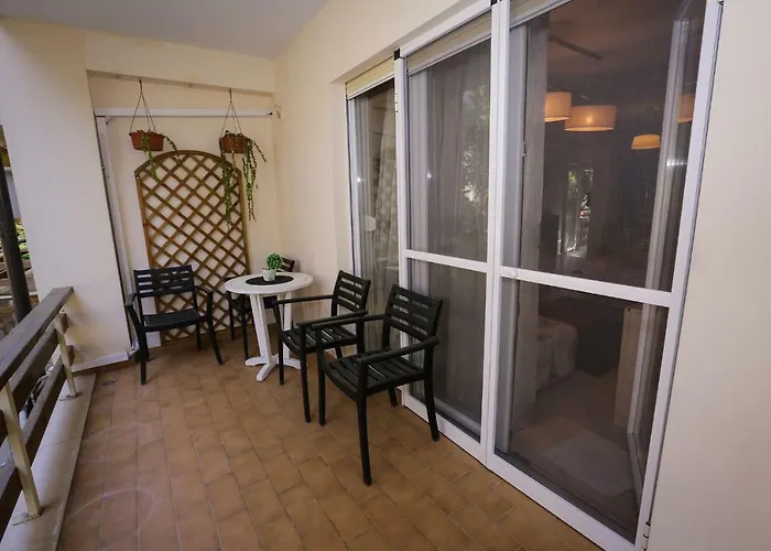 Appartamento Pine-tree W/ Private Garden 50 M From The Sea Golem (Tirana)